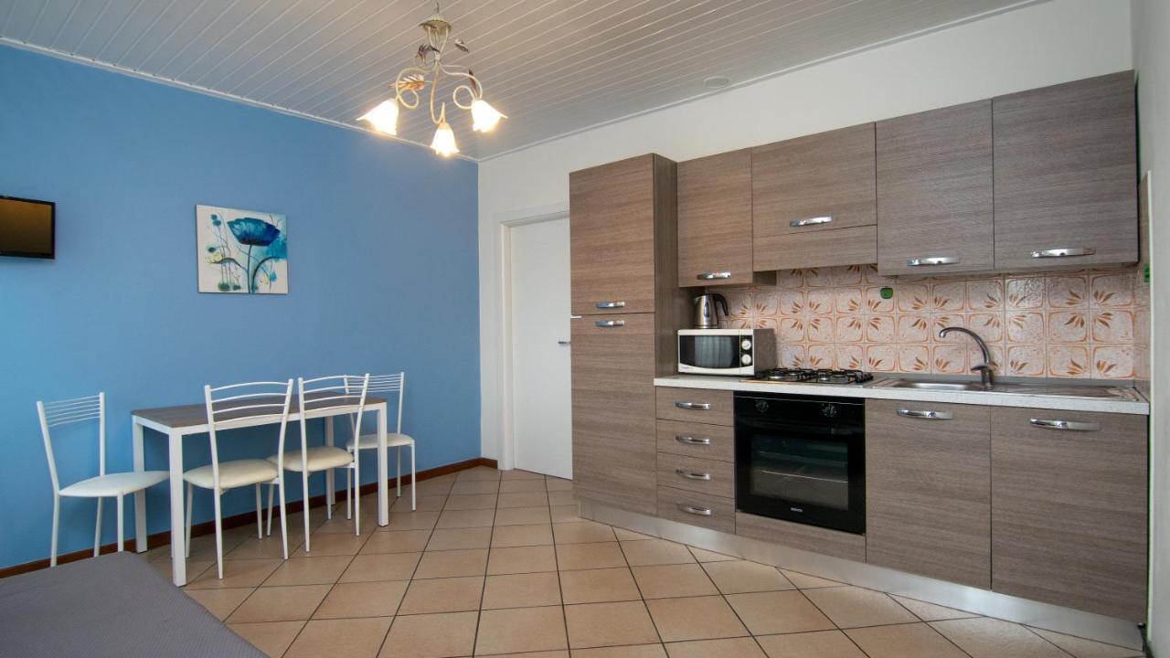 Acqua Verde Appartamenti Пескиера дел Гарда Екстериор снимка