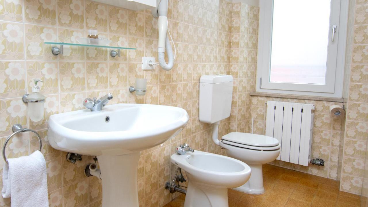 Acqua Verde Appartamenti Пескиера дел Гарда Екстериор снимка